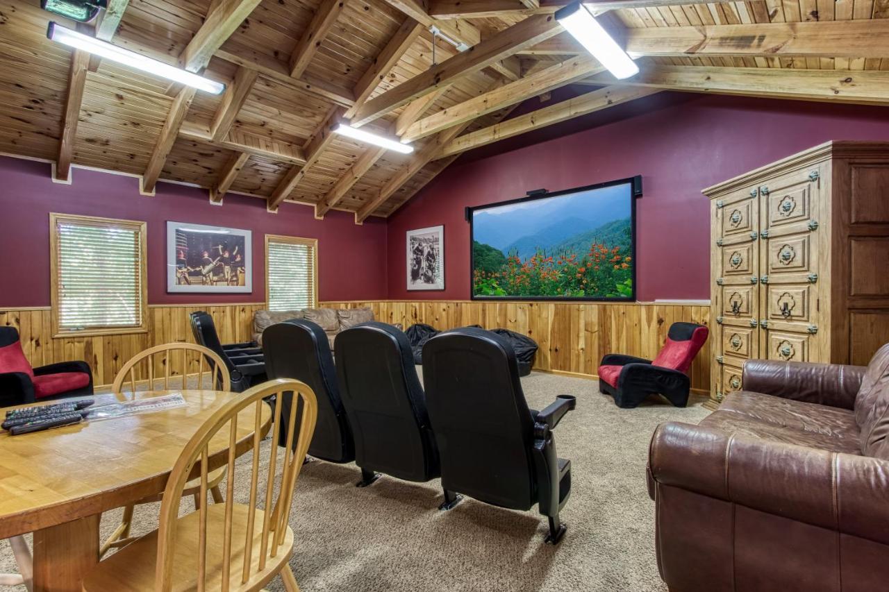 Mountain Lake Lodge, Hot Tub, Theater Room, 1089 Free Tickets Each Paid Day, Dollywood And More Sevierville Eksteriør billede