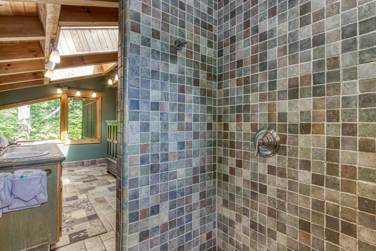 Mountain Lake Lodge, Hot Tub, Theater Room, 1089 Free Tickets Each Paid Day, Dollywood And More Sevierville Eksteriør billede