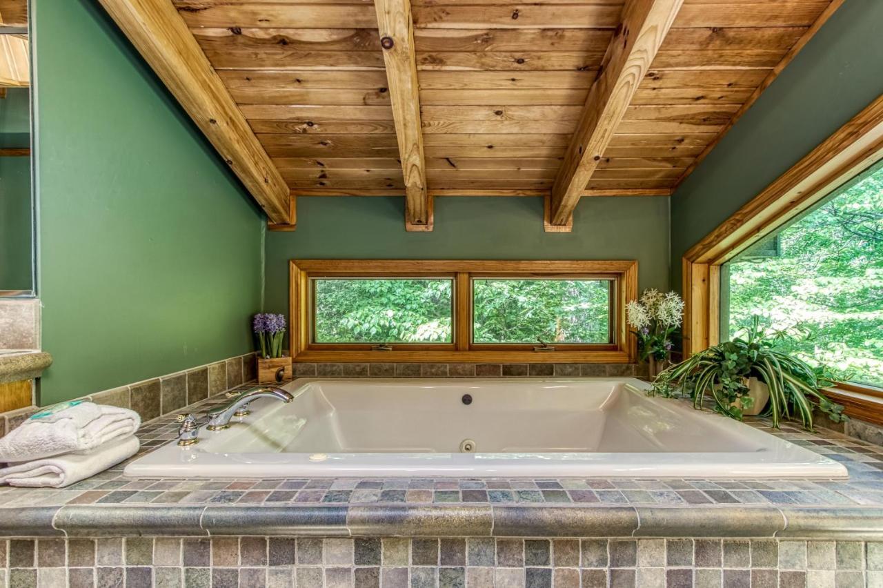 Mountain Lake Lodge, Hot Tub, Theater Room, 1089 Free Tickets Each Paid Day, Dollywood And More Sevierville Eksteriør billede