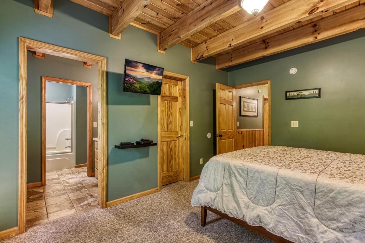 Mountain Lake Lodge, Hot Tub, Theater Room, 1089 Free Tickets Each Paid Day, Dollywood And More Sevierville Eksteriør billede