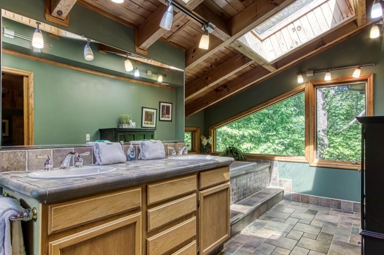 Mountain Lake Lodge, Hot Tub, Theater Room, 1089 Free Tickets Each Paid Day, Dollywood And More Sevierville Eksteriør billede