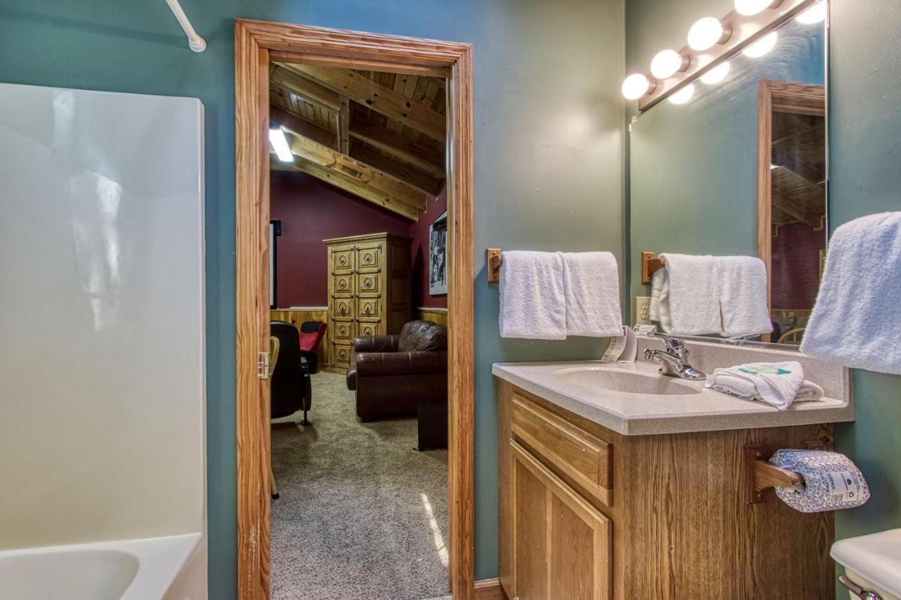 Mountain Lake Lodge, Hot Tub, Theater Room, 1089 Free Tickets Each Paid Day, Dollywood And More Sevierville Eksteriør billede