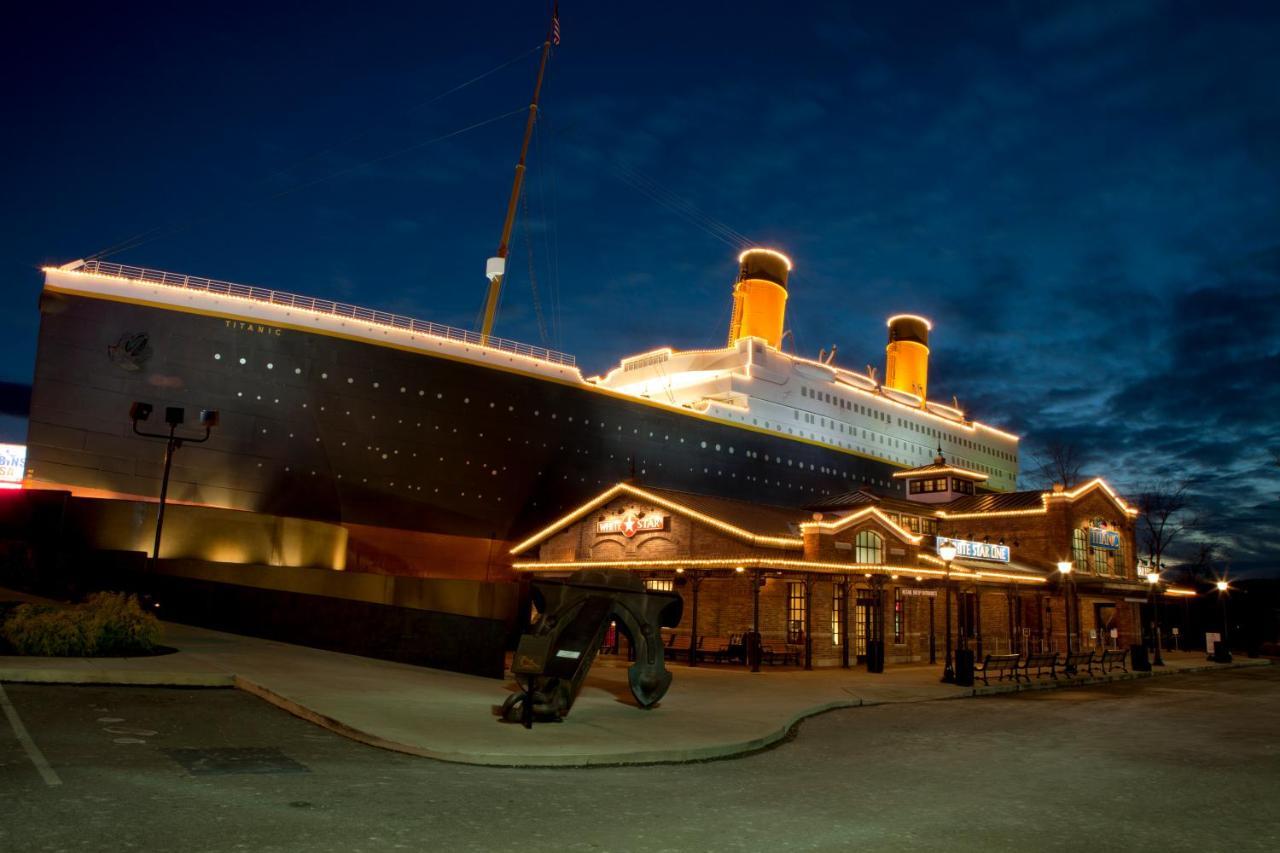 Mountain Lake Lodge, Hot Tub, Theater Room, 1089 Free Tickets Each Paid Day, Dollywood And More Sevierville Eksteriør billede