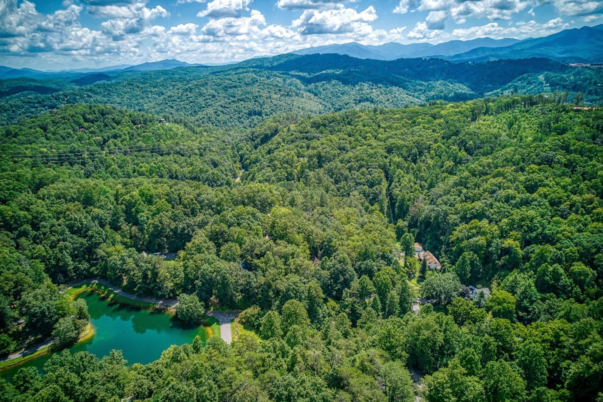 Mountain Lake Lodge, Hot Tub, Theater Room, 1089 Free Tickets Each Paid Day, Dollywood And More Sevierville Eksteriør billede